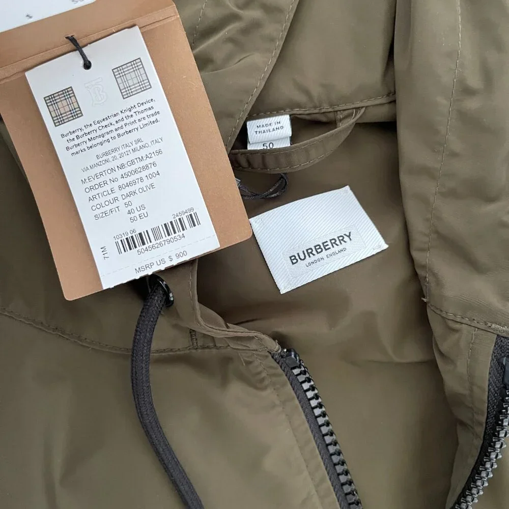Burberry Everton Nylon Men's hooded Jacket, size 50,‎ 40 US, Oversized styling